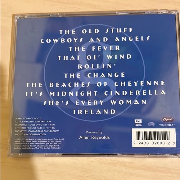 5/$30 Garth Brooks Fresh Horses CD - Picture 2 of 3